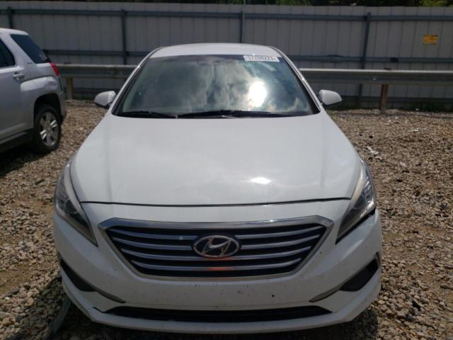 5NPE24AF5HH580001 - 2017 HYUNDAI SONATA SE WHITE photo 5