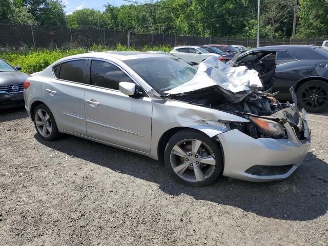 19VDE1F70DE003709 - 2013 ACURA ILX 20 TECH SILVER photo 4