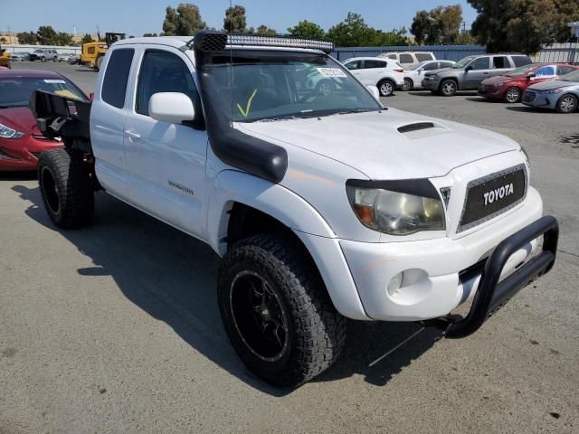 5TFTU4GN2BX012297 - 2011 TOYOTA TACOMA PRERUNNER ACCESS CAB WHITE photo 4