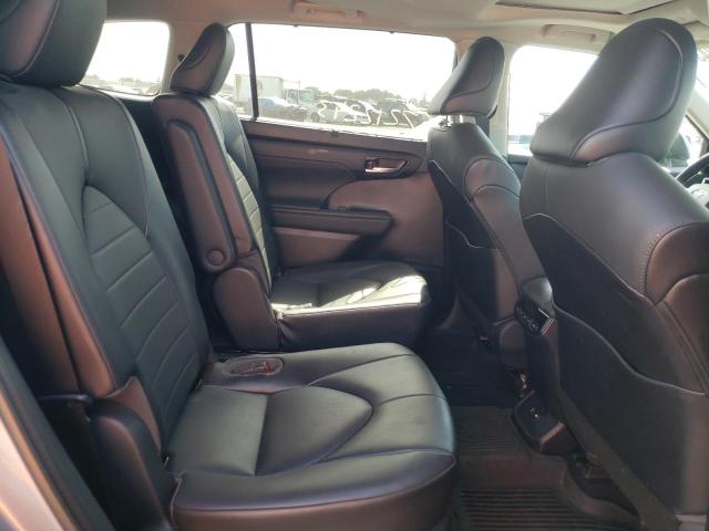 5TDHZRAHXMS033124 - 2021 TOYOTA HIGHLANDER XLE GRAY photo 11