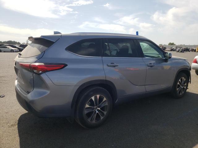 5TDHZRAHXMS033124 - 2021 TOYOTA HIGHLANDER XLE GRAY photo 3