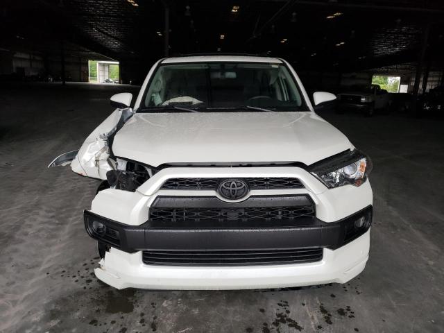 JTEBU5JR1K5728628 - 2019 TOYOTA 4RUNNER SR5 WHITE photo 5