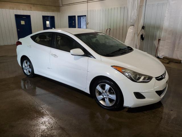 5NPDH4AE7DH375548 - 2013 HYUNDAI ELANTRA GLS WHITE photo 4