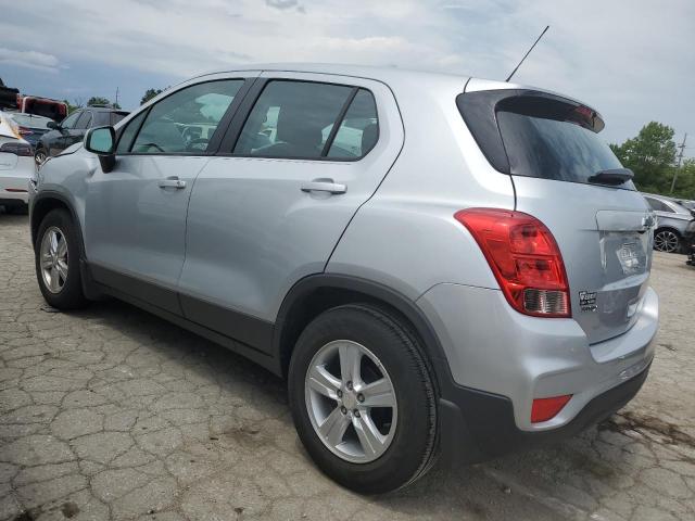 3GNCJKSB1LL338784 - 2020 CHEVROLET TRAX LS SILVER photo 2