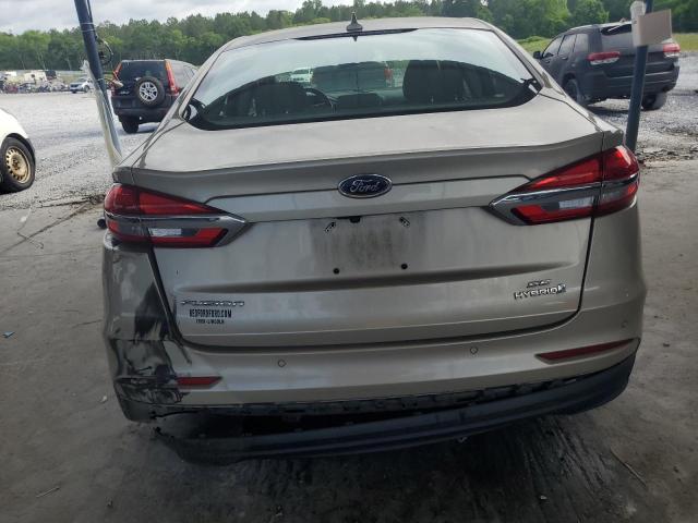 3FA6P0LU4KR130781 - 2019 FORD FUSION SE Beige photo 6