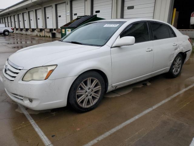 2005 TOYOTA AVALON XL, 