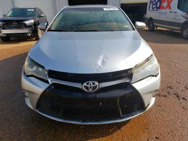 4T1BF1FK6GU584747 - 2016 TOYOTA CAMRY LE SILVER photo 5