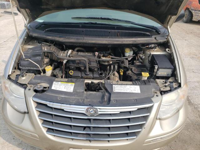 2C4GP64L05R594197 - 2005 CHRYSLER TOWN & COU LIMITED TAN photo 12