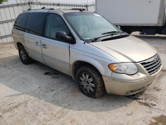 2C4GP64L05R594197 - 2005 CHRYSLER TOWN & COU LIMITED TAN photo 4