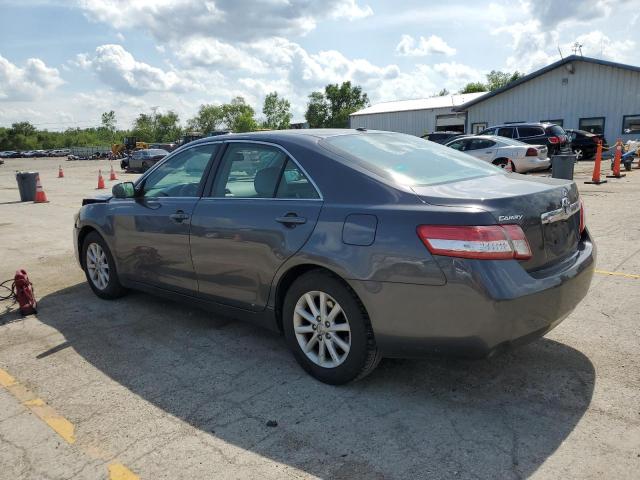 4T4BF3EKXBR156773 - 2011 TOYOTA CAMRY BASE GRAY photo 2