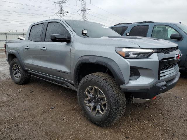 1GCPTFEK2S1135383 - 2025 CHEVROLET COLORADO ZR2 GRAY photo 4