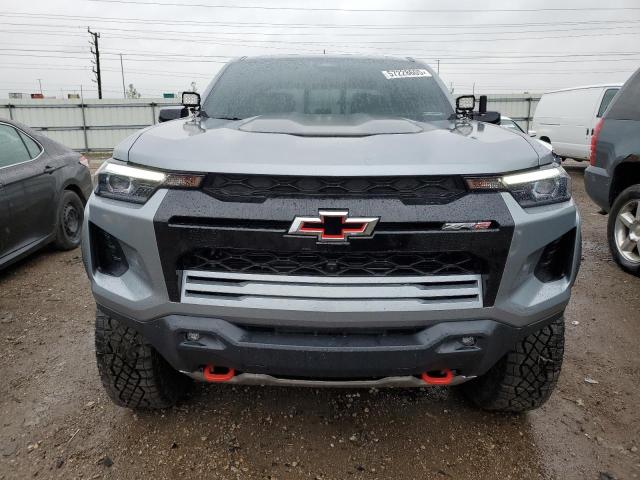 1GCPTFEK2S1135383 - 2025 CHEVROLET COLORADO ZR2 GRAY photo 5
