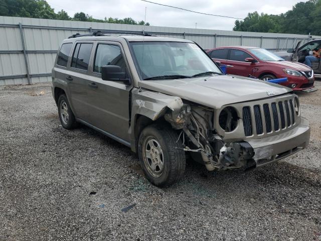 1J8FT28WX8D518927 - 2008 JEEP PATRIOT SPORT GOLD photo 4