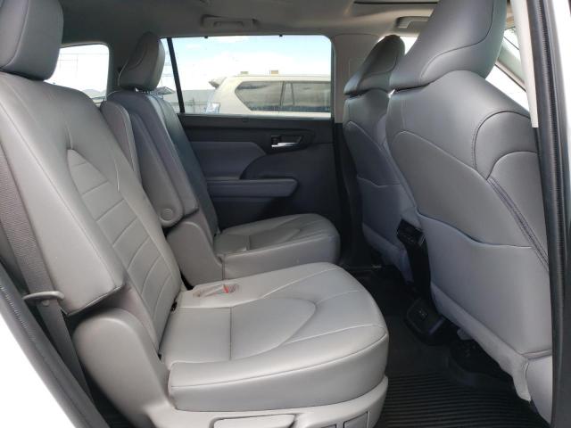 5TDHZRBH7NS180081 - 2022 TOYOTA HIGHLANDER XLE WHITE photo 11
