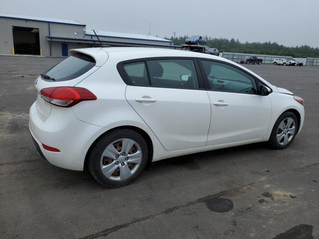 KNAFK5A8XG5583998 - 2016 KIA FORTE LX WHITE photo 3