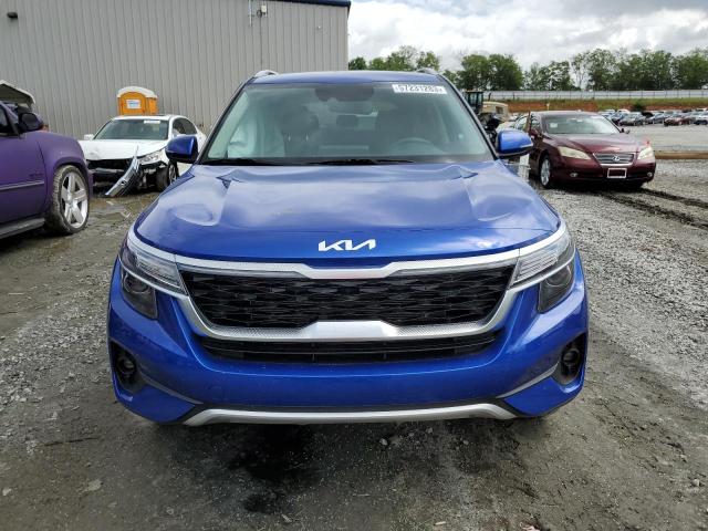 KNDEU2AA4P7422612 - 2023 KIA SELTOS S BLUE photo 5