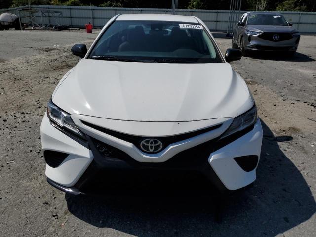 4T1B11HK1KU165547 - 2019 TOYOTA CAMRY L WHITE photo 5