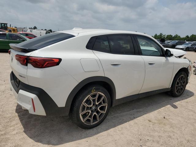 WBX63GM09R5Y49034 - 2024 BMW X2 XDRIVE28I WHITE photo 3