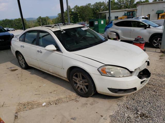 2G1WU58R279339415 - 2007 CHEVROLET IMPALA LTZ WHITE photo 4