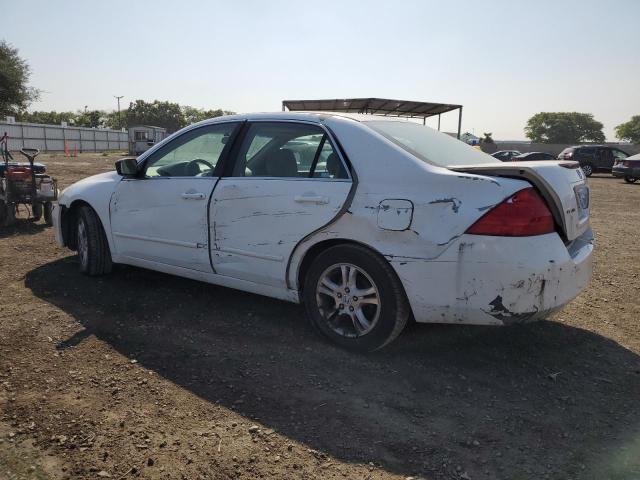 1HGCM56327A148978 - 2007 HONDA ACCORD SE WHITE photo 2