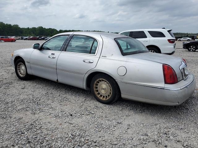 1LNHM81W2XY652408 - 1999 LINCOLN TOWN CAR EXECUTIVE Արծաթագույն լուսանկար 2