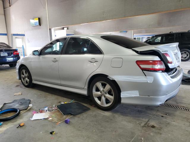 4T1BK3EK9BU122491 - 2011 TOYOTA CAMRY SE SILVER photo 2
