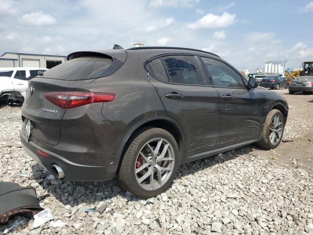 ZASFAKPN8J7B92403 - 2018 ALFA ROMEO STELVIO SPORT Коричневий фото 3