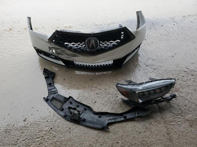 19UUB2F63JA011655 - 2018 ACURA TLX TECH+A WHITE photo 12