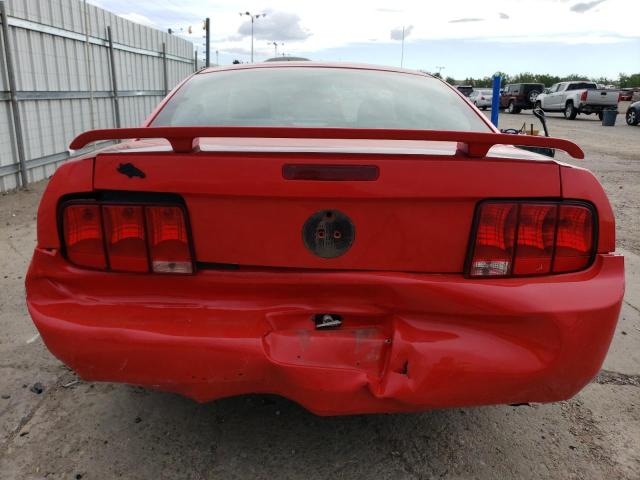 1ZVHT80N765138082 - 2006 FORD MUSTANG RED photo 6