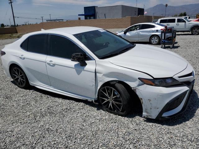 4T1G11AK8PU102842 - 2023 TOYOTA CAMRY SE NIGHT SHADE WHITE photo 4