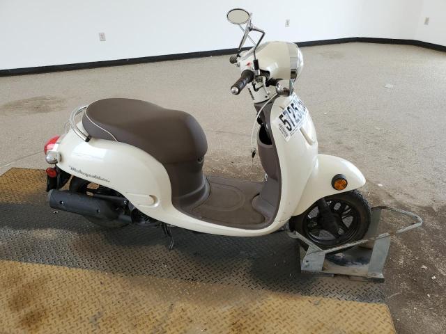 LALAF7005D3001566 - 2013 HONDA SCOOTER WHITE photo 1