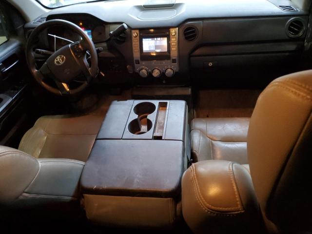 5TFRW5F16HX226470 - 2017 TOYOTA TUNDRA DOUBLE CAB SR/SR5 GREEN photo 8