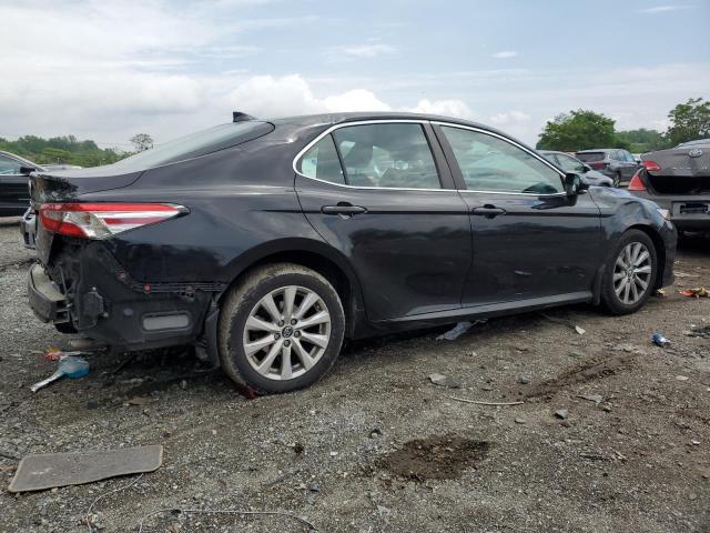 4T1B11HK9JU130043 - 2018 TOYOTA CAMRY L BLACK photo 3