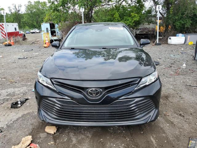 4T1B11HK9JU130043 - 2018 TOYOTA CAMRY L BLACK photo 5