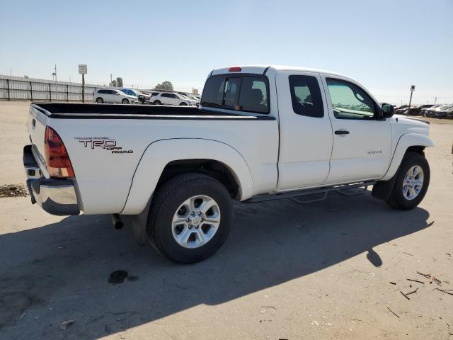 5TETU62N95Z072318 - 2005 TOYOTA TACOMA PRERUNNER ACCESS CAB WHITE photo 3