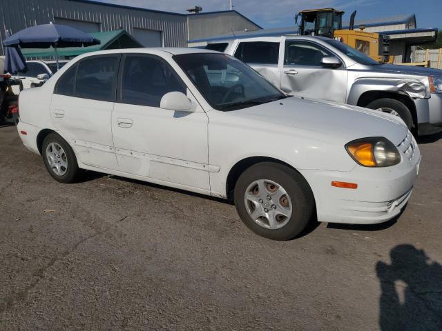 KMHCG45C05U661851 - 2005 HYUNDAI ACCENT GL WHITE photo 4