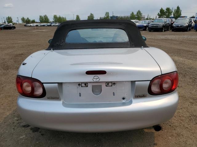 JM1NB353620225109 - 2002 MAZDA MX-5 MIATA BASE SILVER photo 6