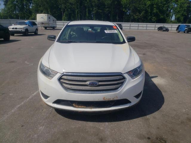 1FAHP2D86JG103982 - 2018 FORD TAURUS SE WHITE photo 5