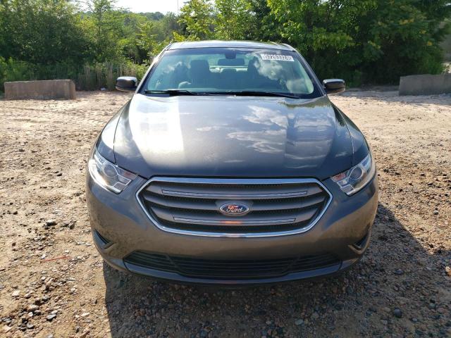 1FAHP2D81JG101296 - 2018 FORD TAURUS SE GRAY photo 5