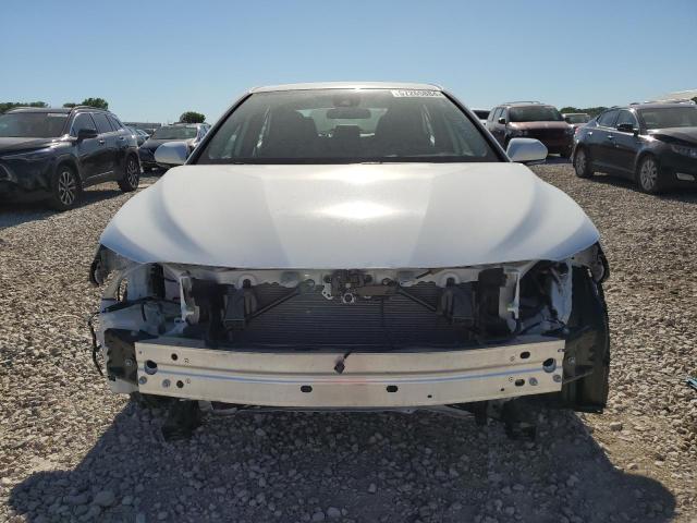 4T1G11AK4RU263871 - 2024 TOYOTA CAMRY SE NIGHT SHADE WHITE photo 5