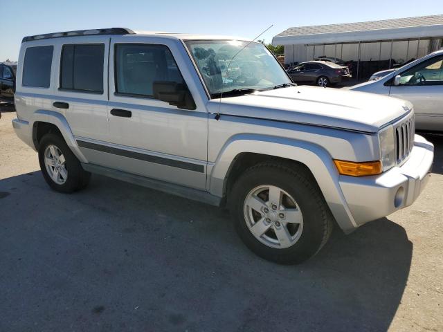 1J8HH48K56C349275 - 2006 JEEP COMMANDER SILVER photo 4