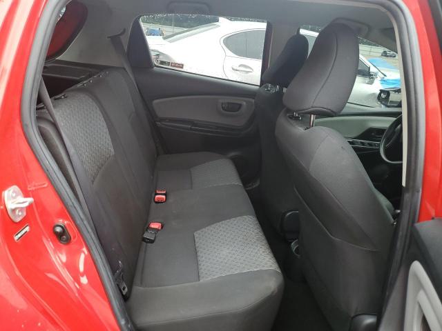 VNKKTUD39FA028045 - 2015 TOYOTA YARIS RED photo 10