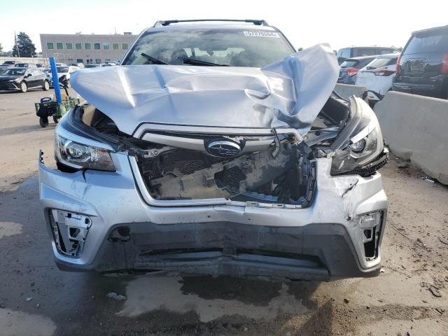 JF2SKAEC2KH449651 - 2019 SUBARU FORESTER PREMIUM Серебристый фото 5