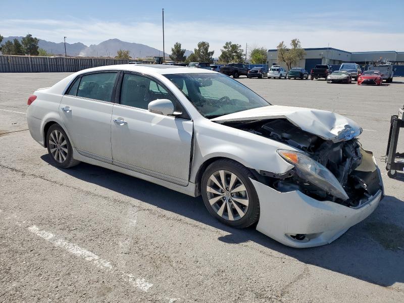 4T1BK3DB6CU456092 - 2012 TOYOTA AVALON BASE WHITE photo 4