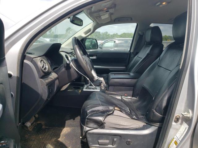 5TFUW5F14HX675253 - 2017 TOYOTA TUNDRA DOUBLE CAB SR/SR5 SILVER photo 7