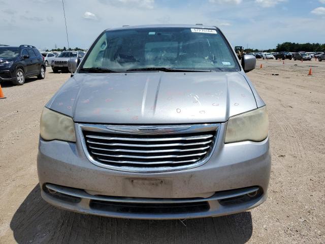 2C4RC1BG5DR774237 - 2013 CHRYSLER TOWN & COU TOURING SILVER photo 5