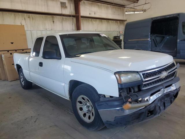 1GCEC19X86Z267023 - 2006 CHEVROLET SILVERADO C1500 WHITE photo 4