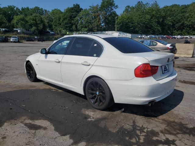 WBAPK5C54AA648088 - 2010 BMW 328 XI SULEV WHITE photo 2