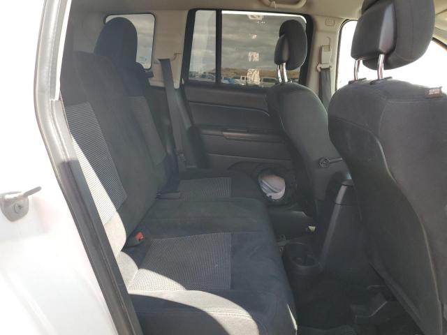 1C4NJDBB0FD175634 - 2015 JEEP COMPASS SPORT Biały zdjęcie 10