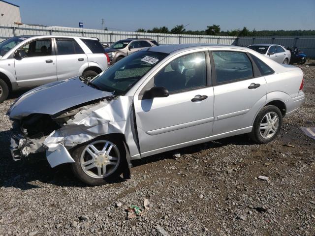 1FAFP34344W181057 - 2004 FORD FOCUS SE COMFORT SILVER photo 1